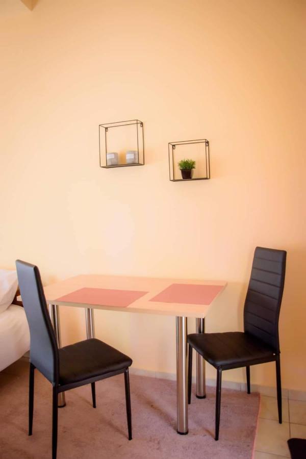 Home Patras Eksteriør billede
